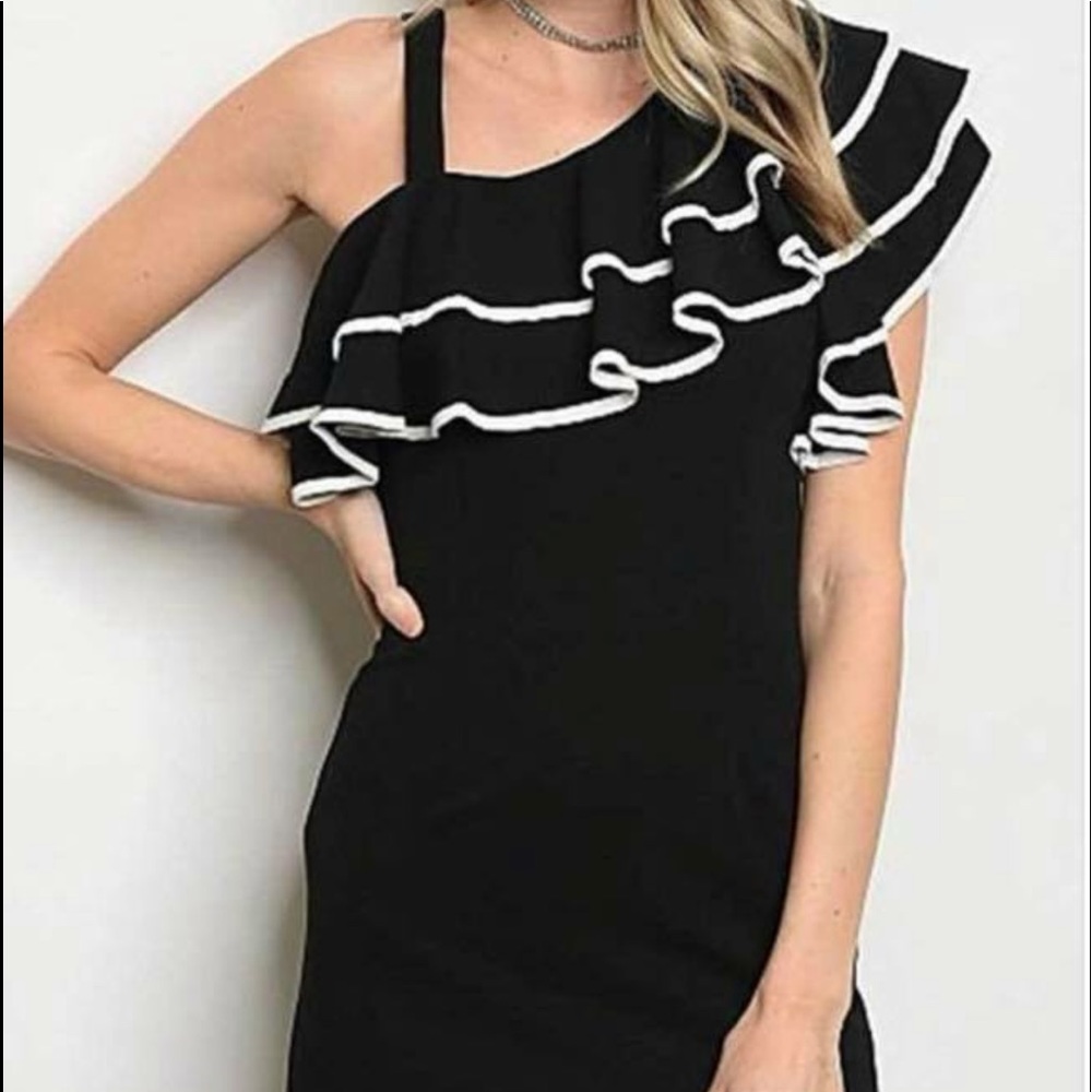 Dress - Picture 3 of 4
